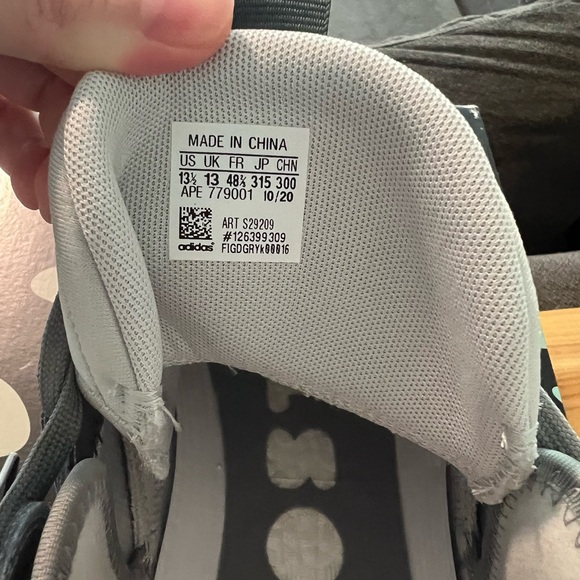 Men’s Ultraboost Shoes - Picture 3 of 4